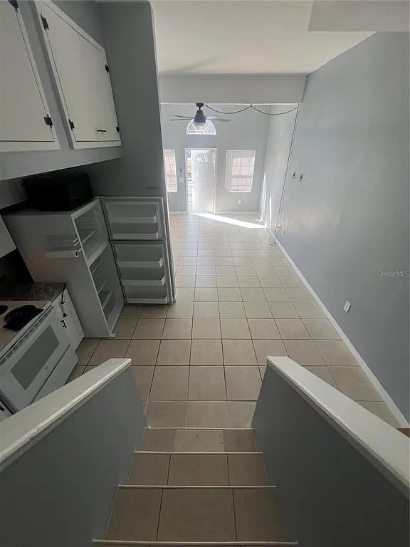 2 bed, 1.0 bath, 800 sqft, $1,325 — Photo 3