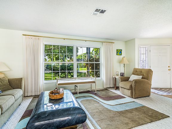 3rd image of 13669 Kimberly Oaks Cir