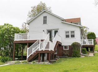1557 15th St, Belle Plaine, IA 52208