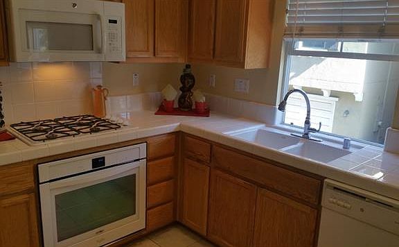 2nd image of 2229 Golden Crest Cmns