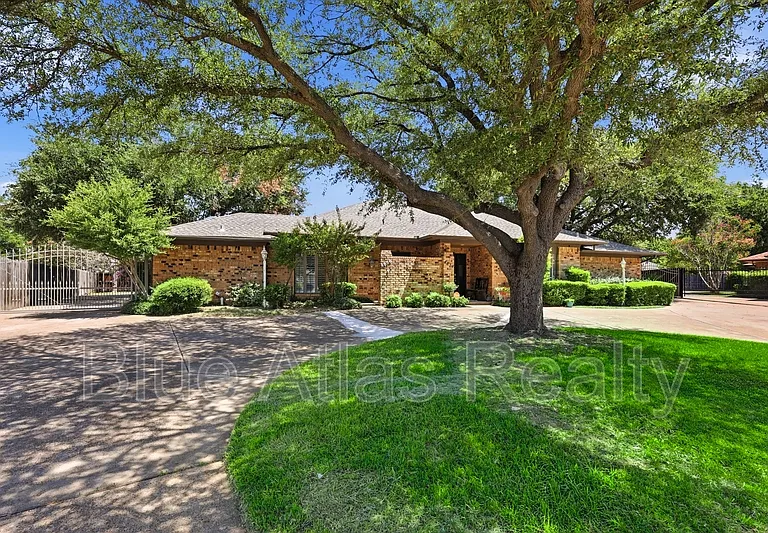 4856 Starcrest Ct — Photo 37