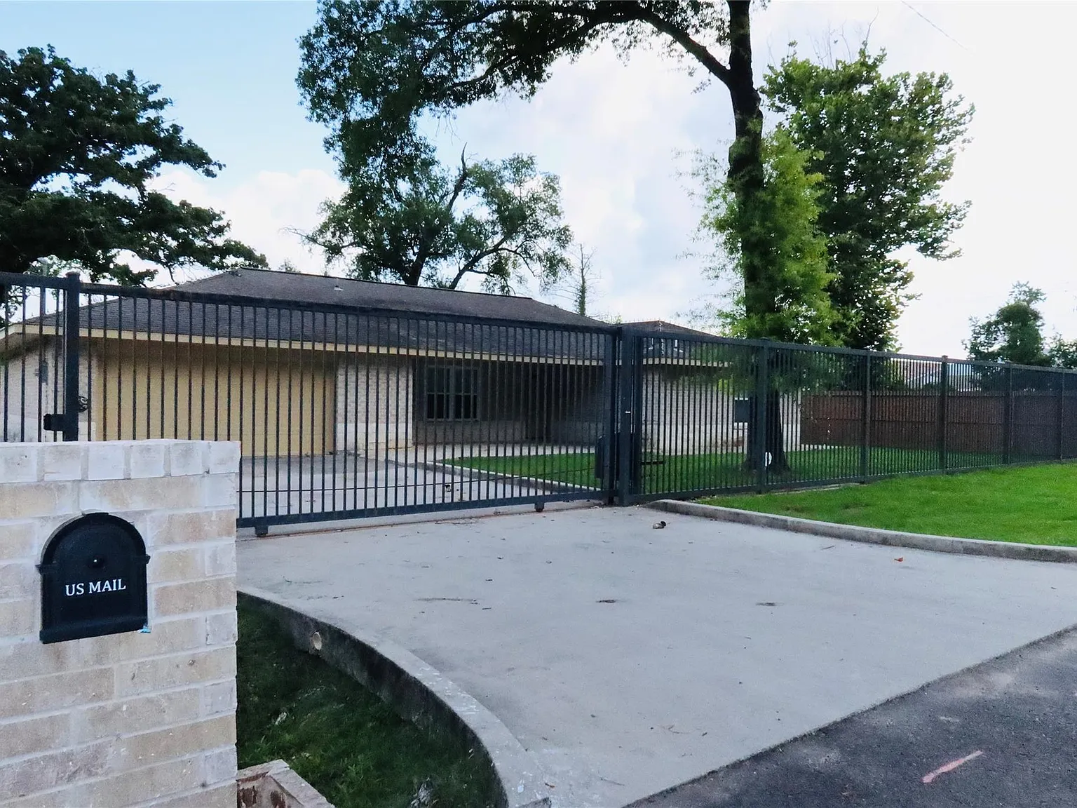 4 bed, 2.0 bath, 1544 sqft, $2,750 — Photo 3