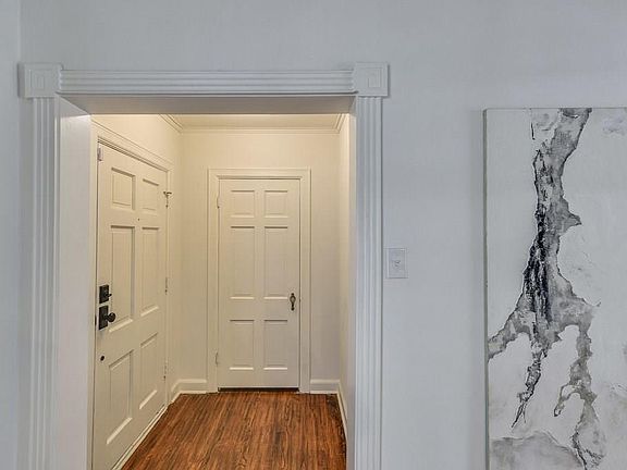 5th image of 610 Sycamore St