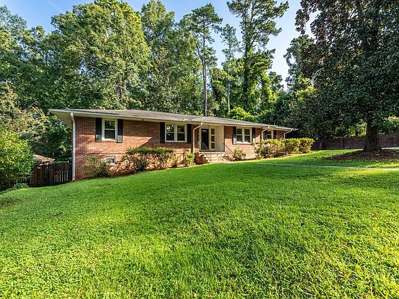 3rd image of 309 Cumberland Dr