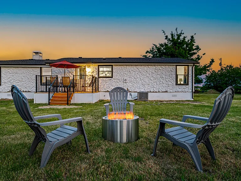 303 Jeanne Ln — Photo 34