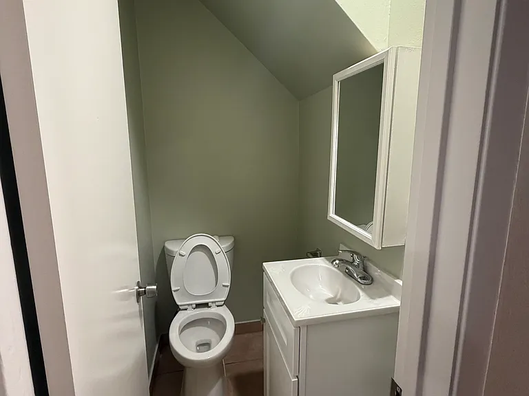 2124 90th Ave #5 — Photo 9