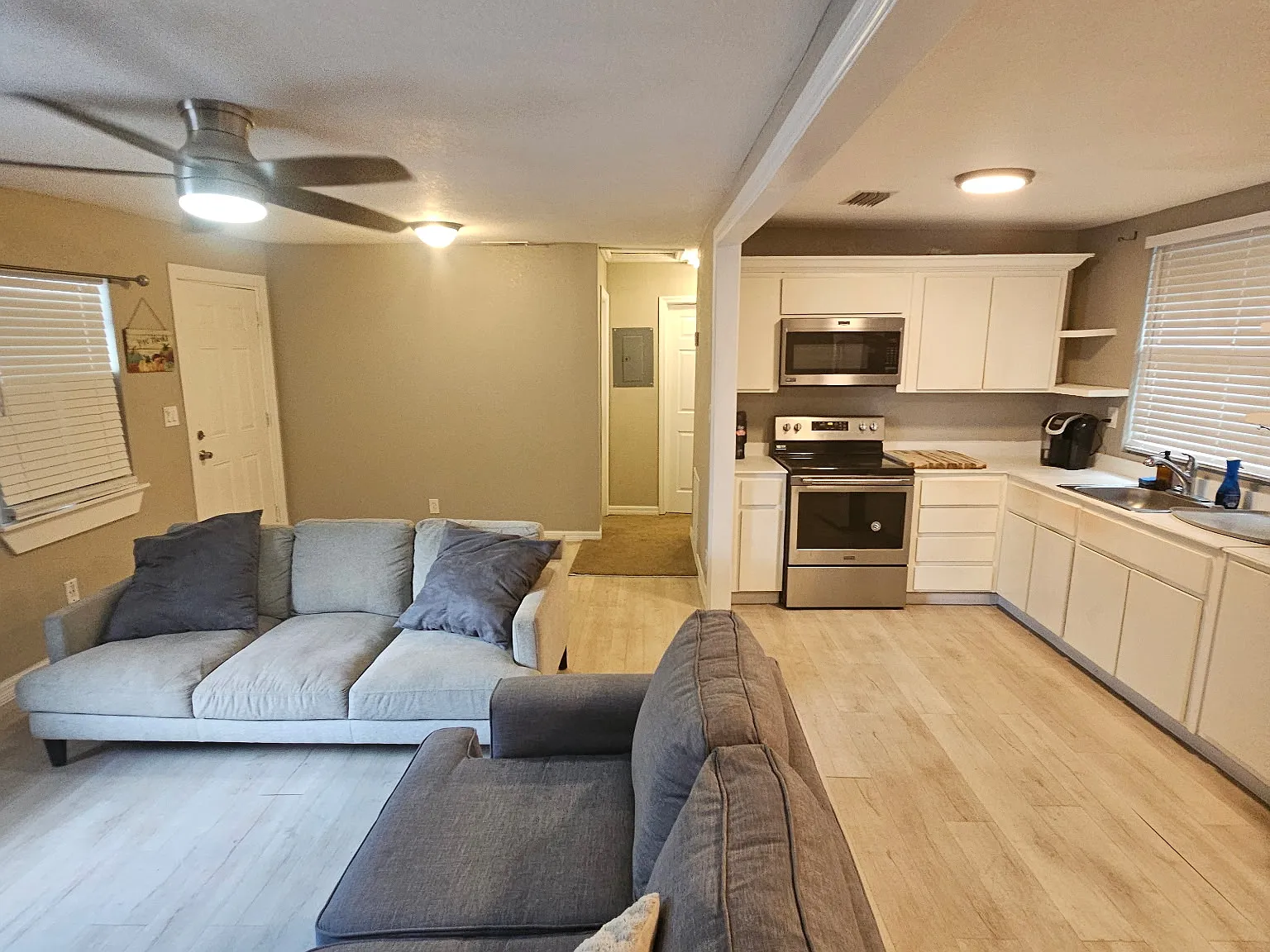 3 bed, 1000 sqft, $1,950 — Photo 4