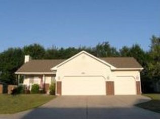 831 N Linden Ln, Derby, KS 67037