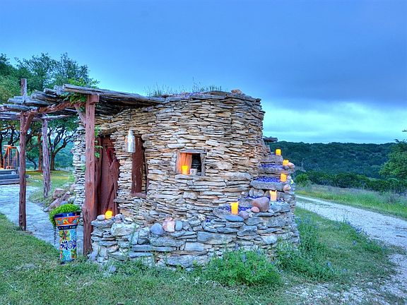 4th image of 450 E Skyline Acres