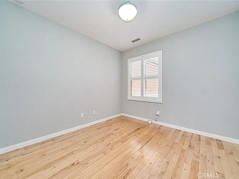 261 Mayfair — Photo 13