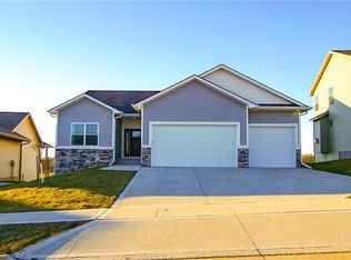 2516 E 48th St, Des Moines, IA 50317