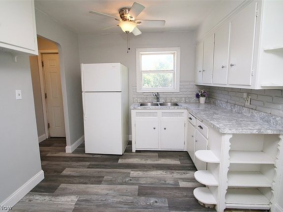 3rd image of 710 Cedarbrook Dr