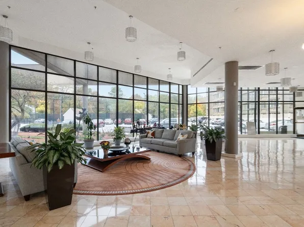 250 Hammond Pond Pkwy APT 1604N, Newton, MA 02467