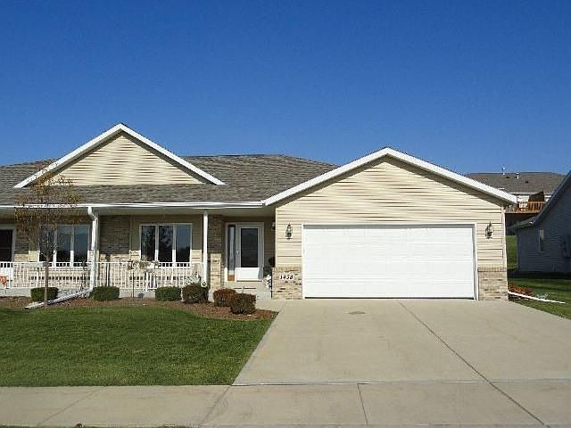 1st image of 1458 Bluebell Dr