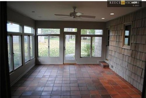3rd image of 1001 W 111th St