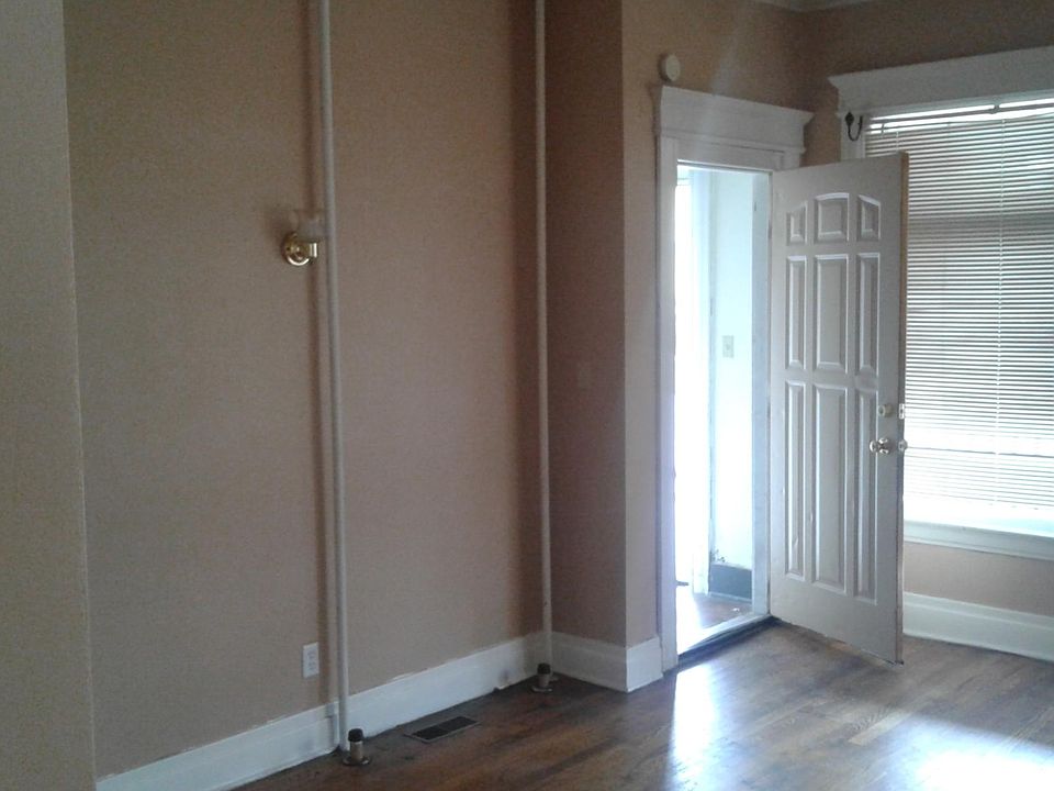 2nd image of 144 Steuben St #3