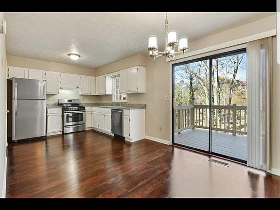 5th image of 249 Timber Creek Ln SW