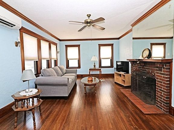 5th image of 152 Quincy Ave