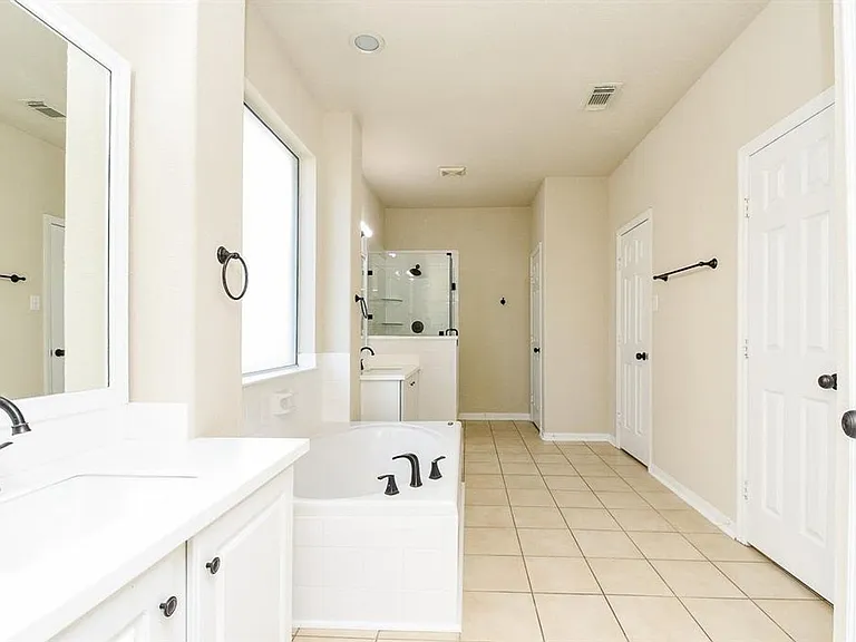 9135 Edgeloch Dr — Photo 19