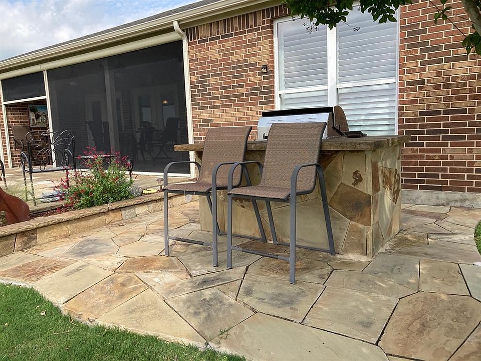 2nd image of 1031 Harbor Springs Dr