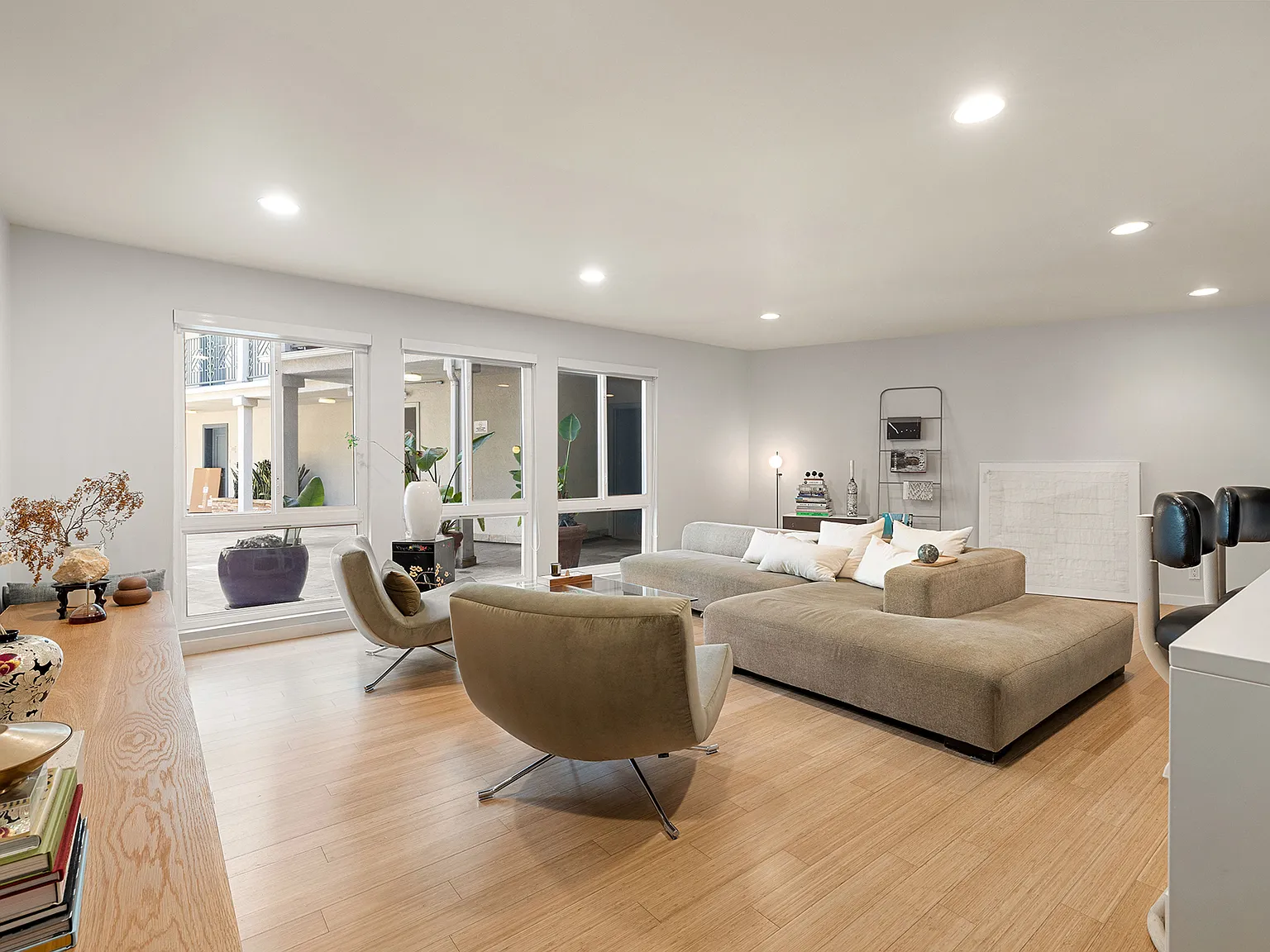 2 bed, 1230 sqft, $3,800 — Photo 2
