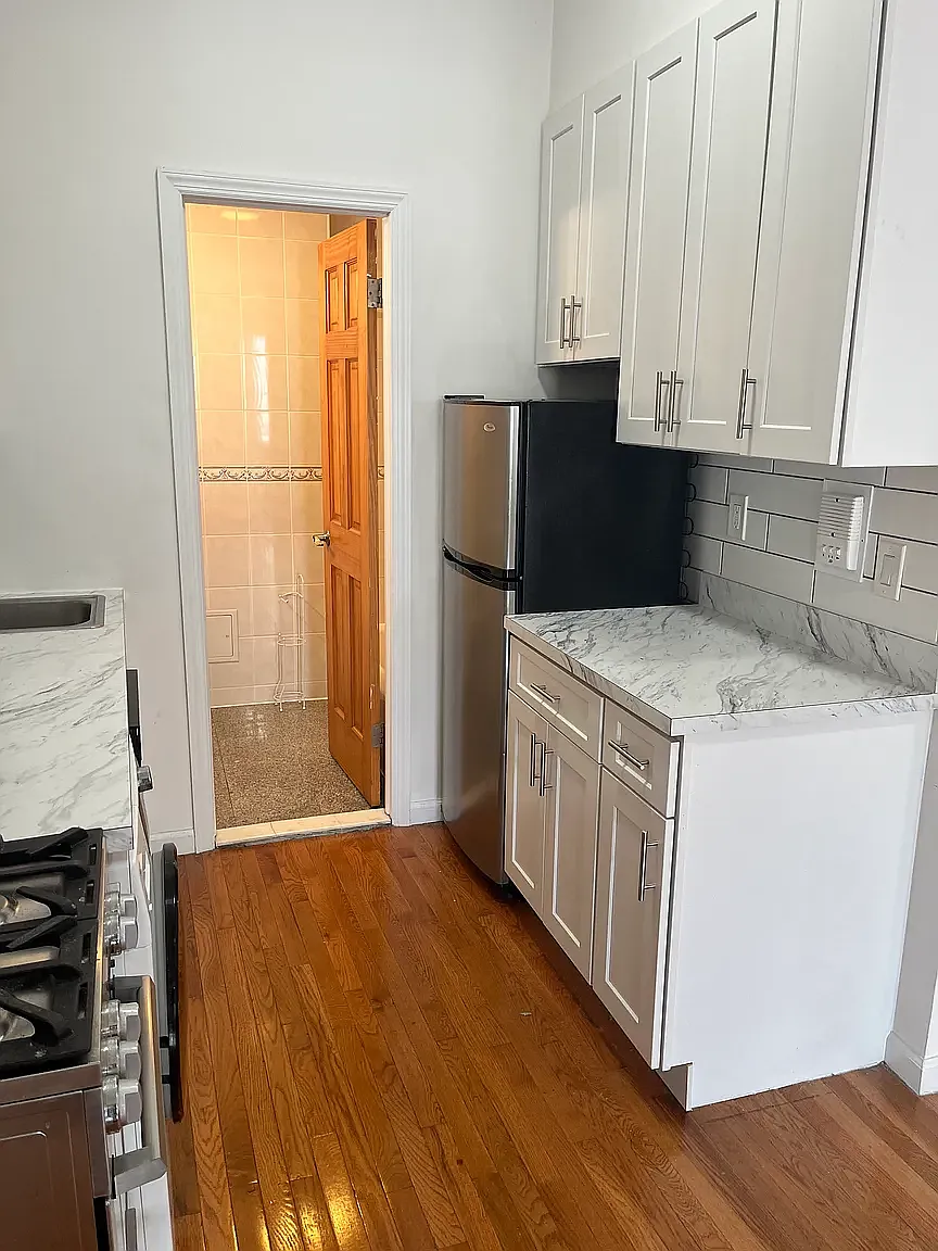 486 East 74th Street — Photo 2