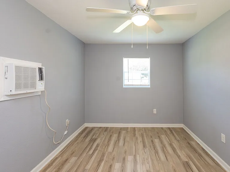 1840 Ollie St — Photo 16