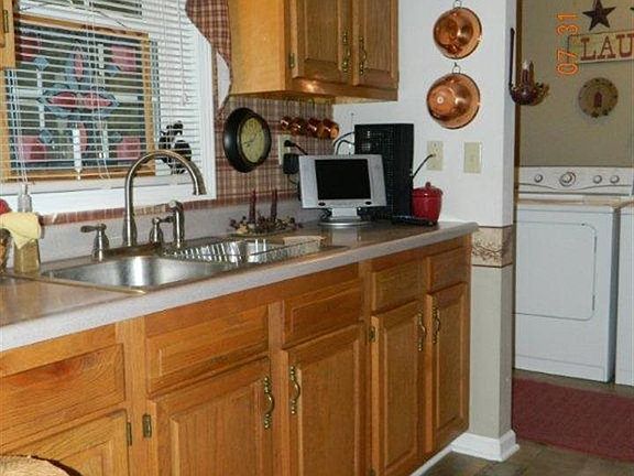 5th image of 48 Arielle Dr