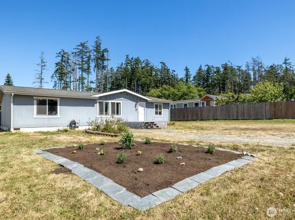 1060 Sidney Street, Oak Harbor, WA 98277