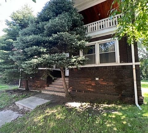 2nd image of 3247 E 55th St