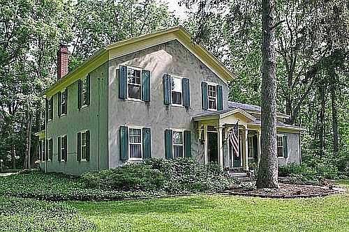 1st image of 18 Golf Ave