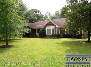 879 Long Iron Dr, Fayetteville, NC 28312