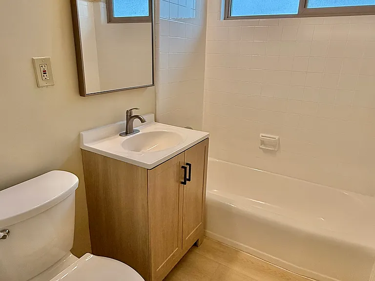 Village Glen Apartments — Photo 11