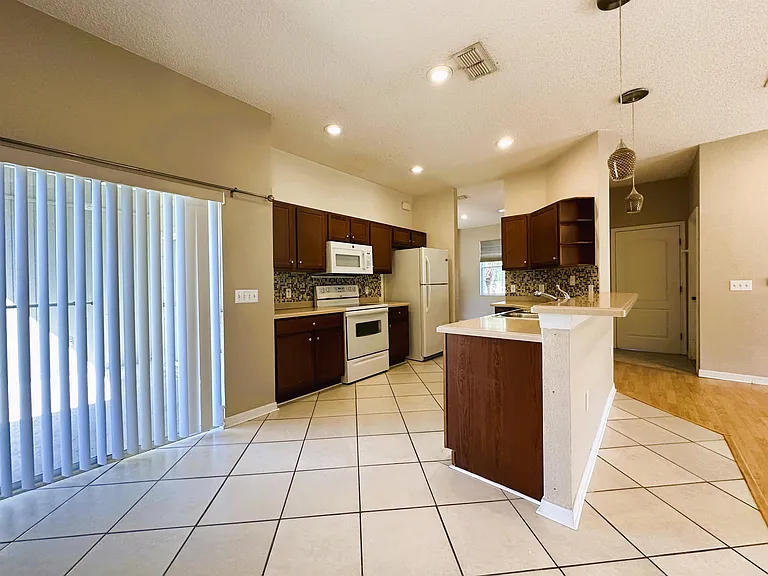 238 Dinner Lake Pl — Photo 6