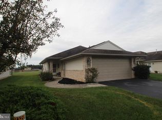 521 Bent Oak Dr, Mount Joy, PA 17552