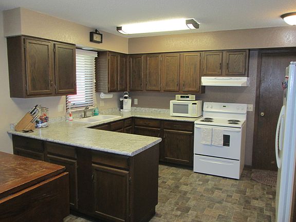 3rd image of 620 6th Ave S