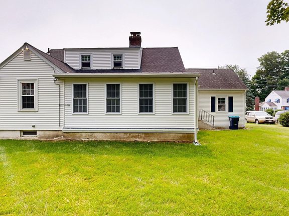 5th image of 6 Maple Cir
