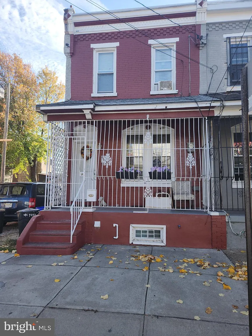 646 York St photo 1