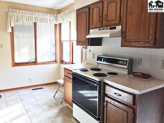 4th image of 2822 Westminster Dr