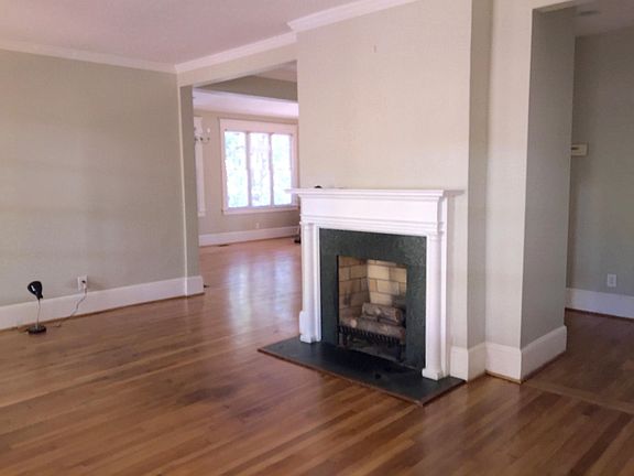 Working fireplace with gas logs