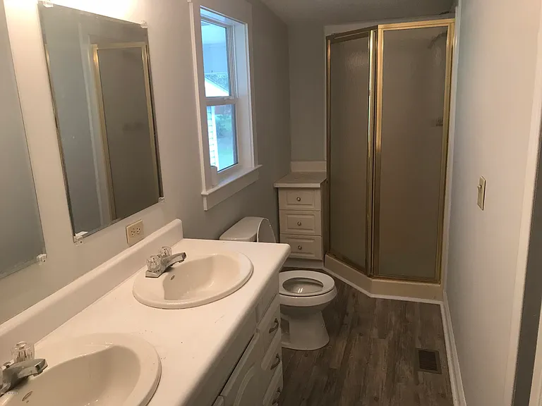 200 Susans Dr — Photo 10