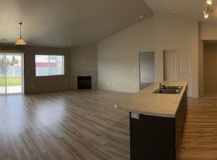 504-506 S Moen St, Greenacres, WA 99016