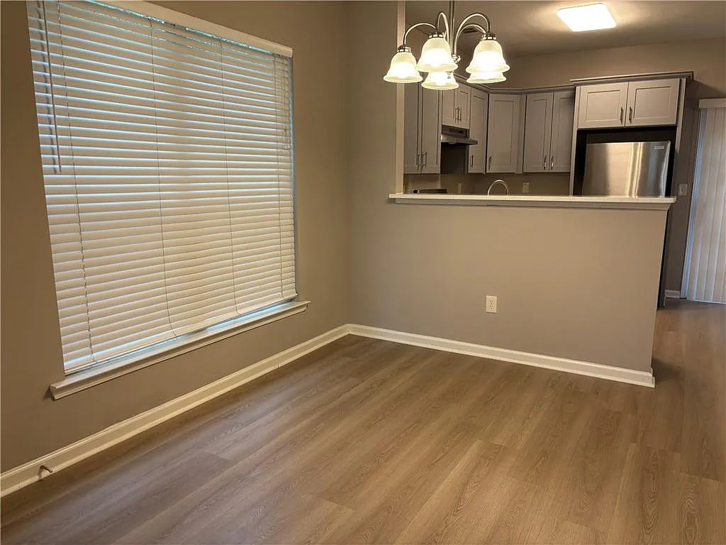 2 bed, 2.5 bath, 1296 sqft, $2,100 — Photo 4