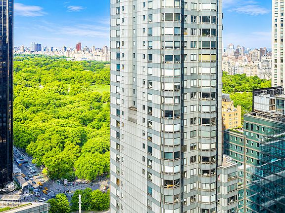 3rd image of 322 W 57th St APT 52M