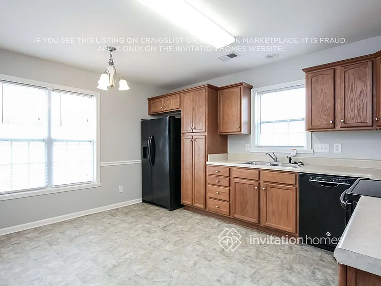 4200 Youngstown Dr — Photo 6