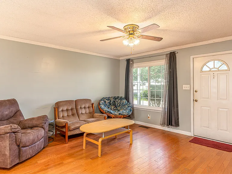 702 Artic Ave — Photo 7