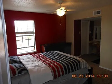 2628 Encina — Photo 14