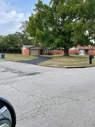 201 Markham Dr Photo 1