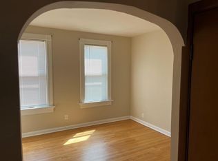 2253 S 10th Pl, Milwaukee, WI 53215