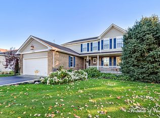 12465 S Falcon Dr, Plainfield, IL 60585